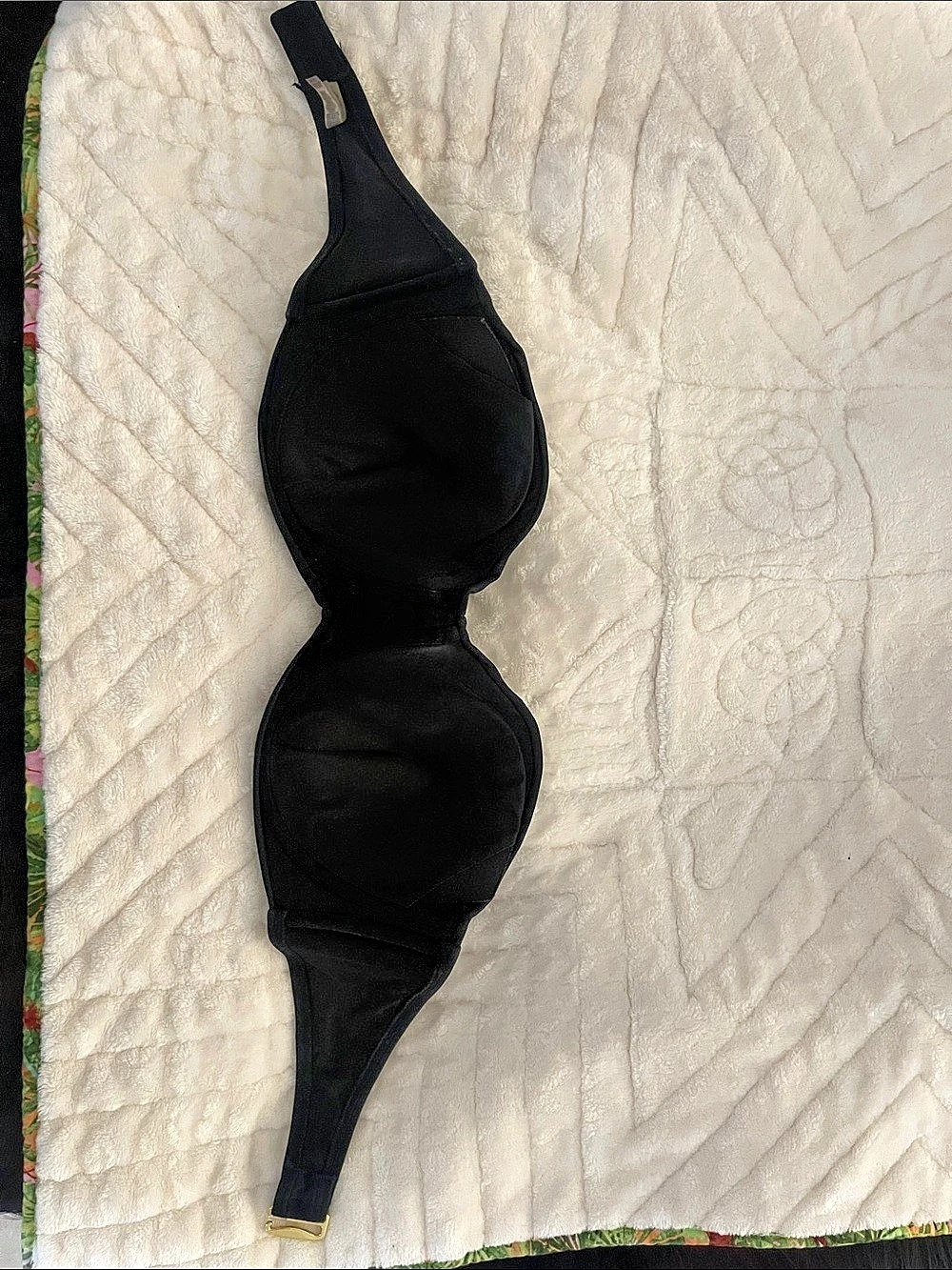 Victoria’s Secret Black Bikini Top Size 36 DD